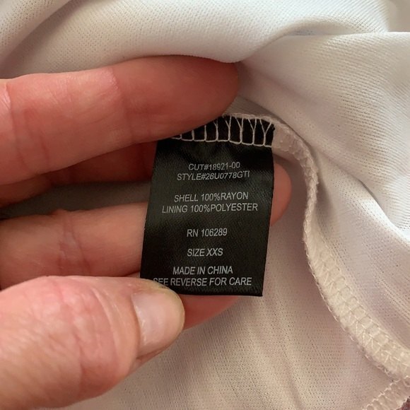 Trixxi White Stripe Printed Short Sleeve V Neck Romper MultiColored Size XXS - Picture 7 of 11